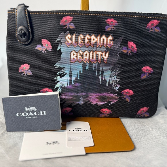 Coach Disney Collaboration Black Pouch sleeping beauty 26 turnlock - Picture 8 of 8